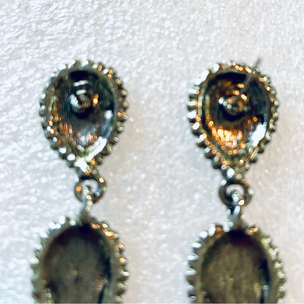 Aztec Design Earrings - Picture 5 of 6